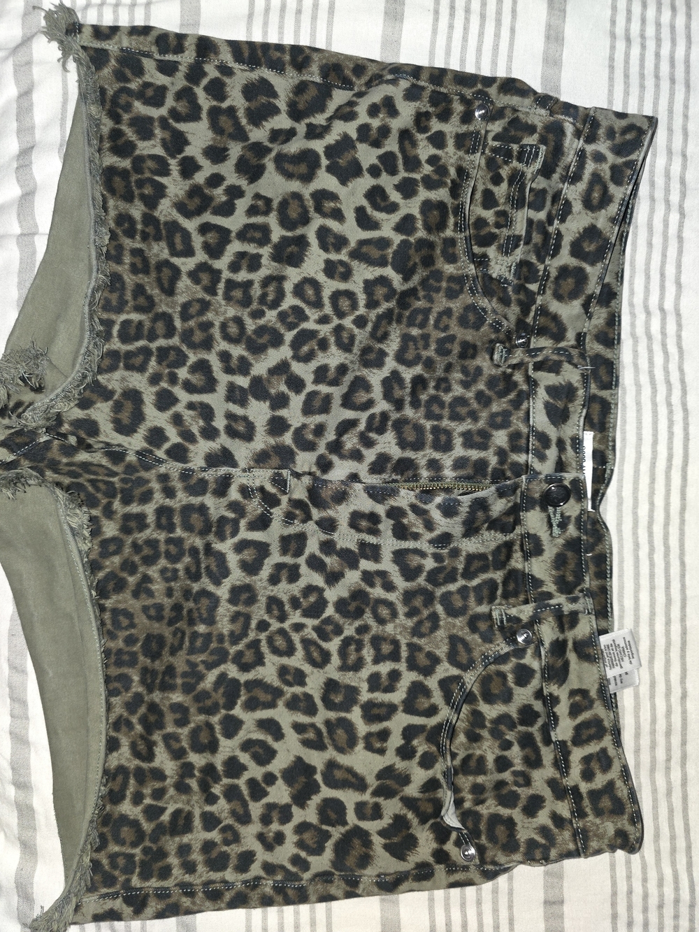 Good American Leopard Print Olive Green Denim Shorts 16
